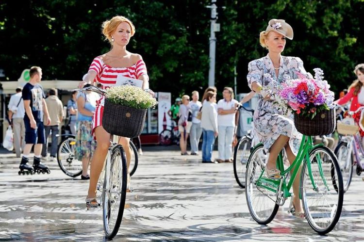 Limassol Bike-Parade ''Lady on Bike''